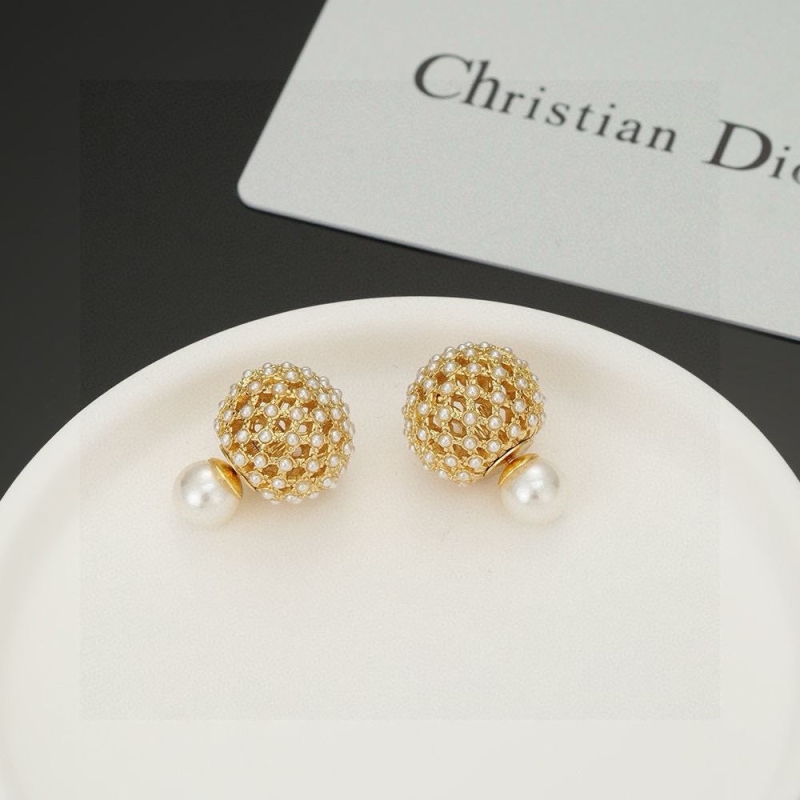 chr1st1an D10r earrings